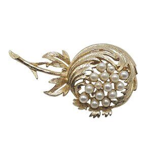 Vintage Gold Tone Floral Brooch With Faux Pearls